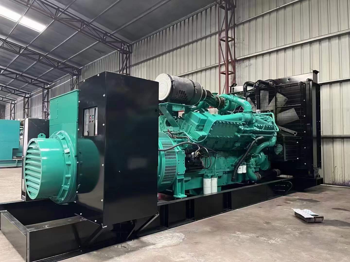 富宁如何降低 800kW 柴油发电机输出电流的波动？