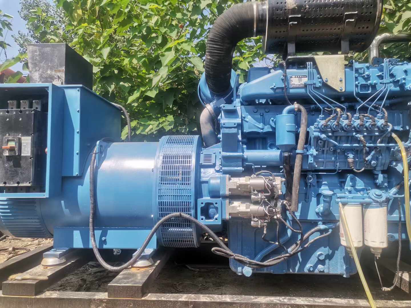 富宁详细说明降低 800kW 柴油发电机输出电流波动的方法