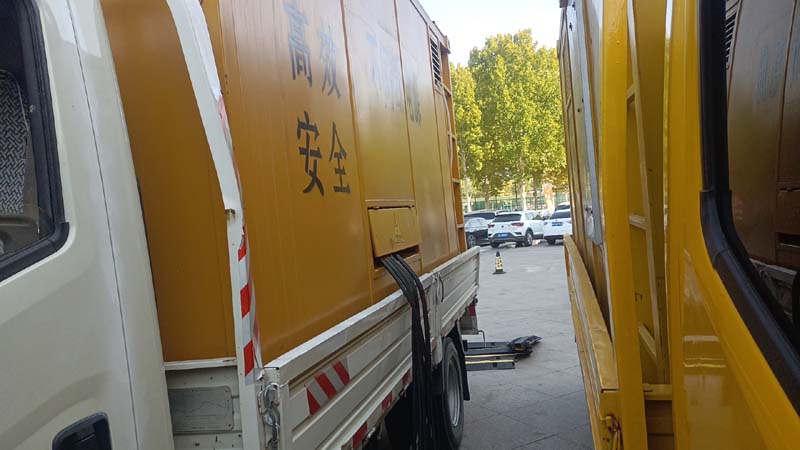 富宁如何判断柴油发电机组和UPS电源的切换时间是否符合要求？